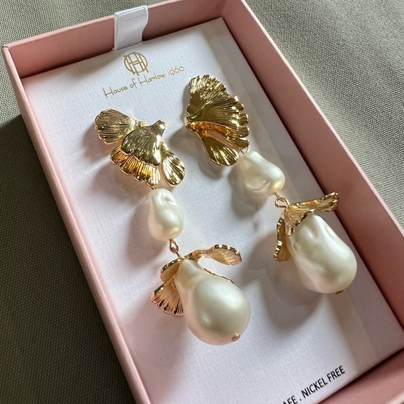 NEW House of Harlow 1960 Gold Dangle Earrings with Pearls and box NIB - Picture 3 of 5